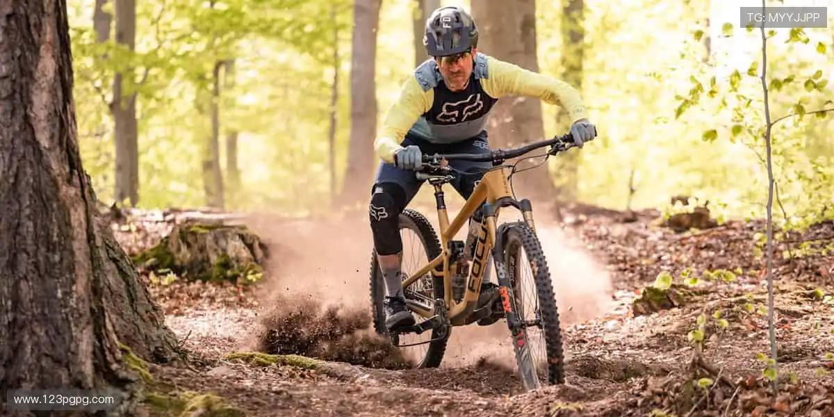 实时弹幕，互动狂欢！💬